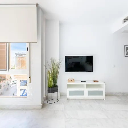 Wintowinrentals Quiet Apartment, Good Location, Free Parking Apartment *